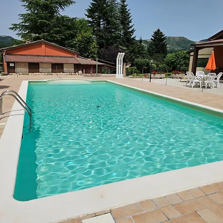 Ca Serrantonio - Ferri Rossini * أوربانيا